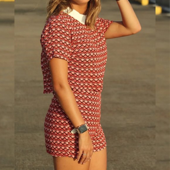 SMALL Collared Romper - Picture 4 of 4